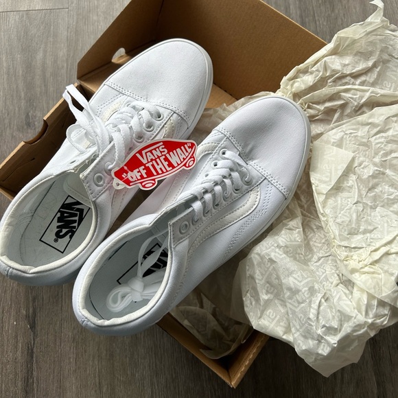 BRAND NEW IN BOX Vans Old Skool sneakers in True White. Never worn, pristine - Picture 5 of 8